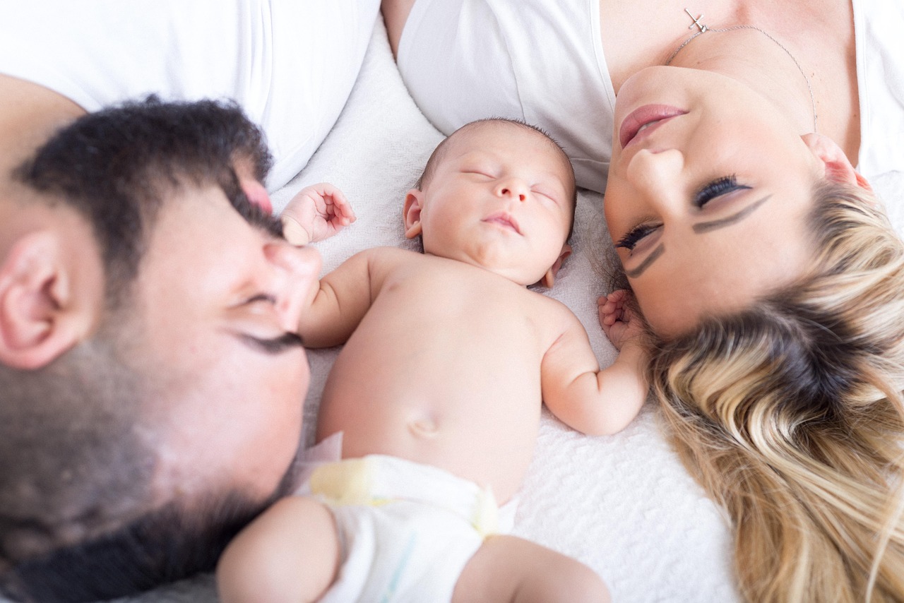 Hoe leer je je baby zelfstandig slapen